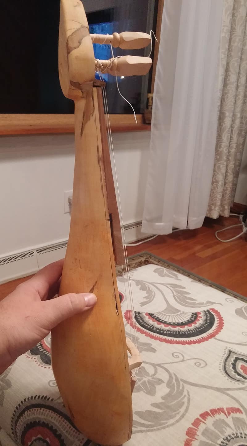 Other handmade string instrument